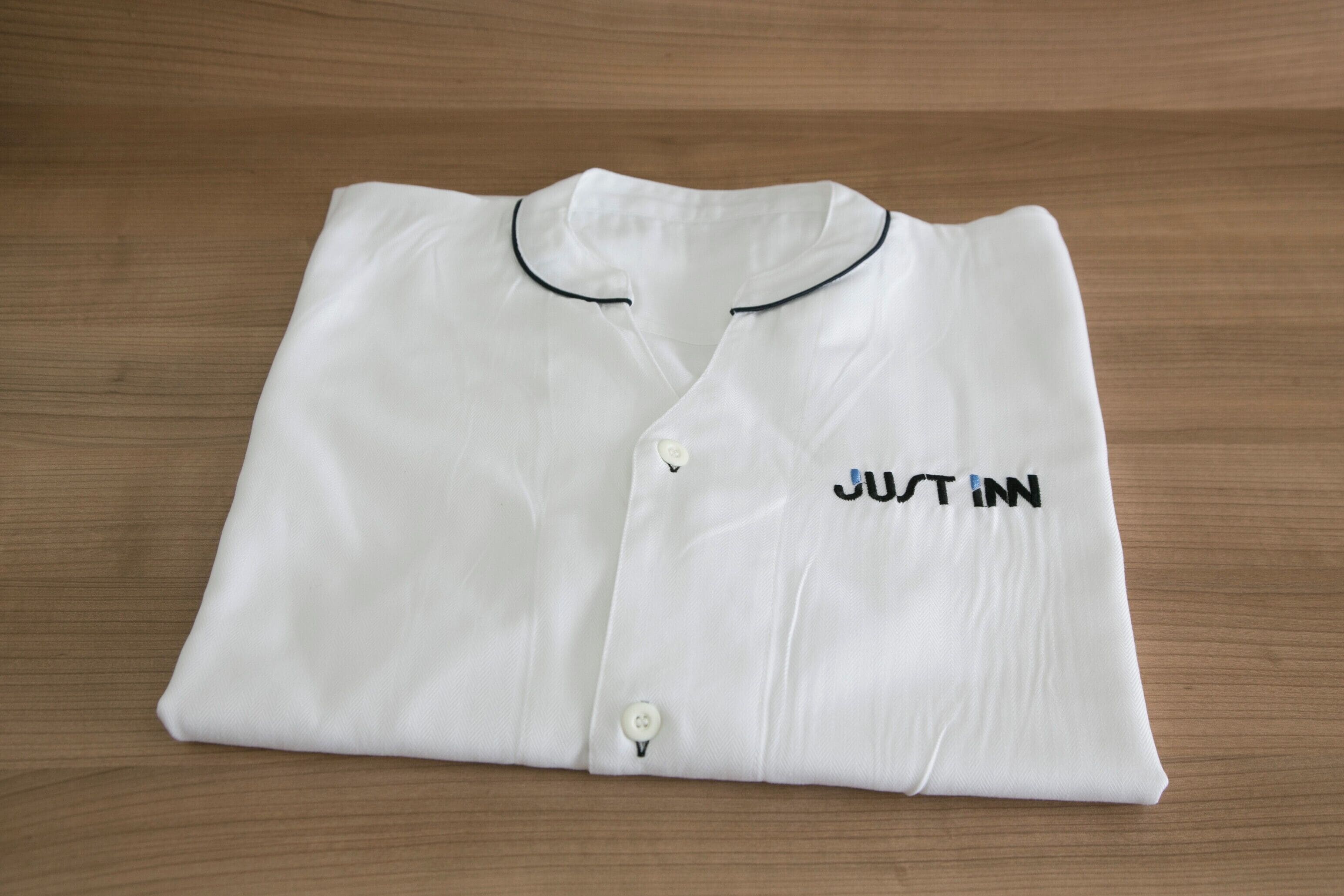 desk, free wifi, bed sheets, wheelchair access