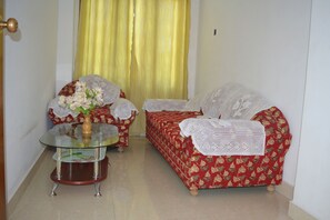 Phòng Suite | Phòng khách | TV màn hình phẳng