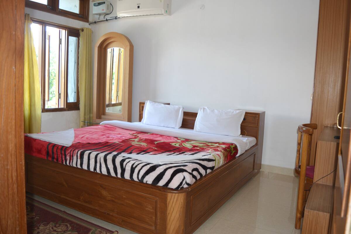 Phòng Suite | Két bảo mật tại phòng, bàn, bàn ủi/dụng cụ ủi quần áo