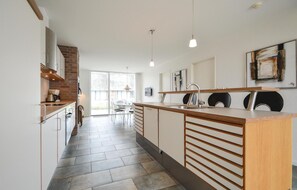 Kühlschrank, Herdplatte, Geschirrspüler