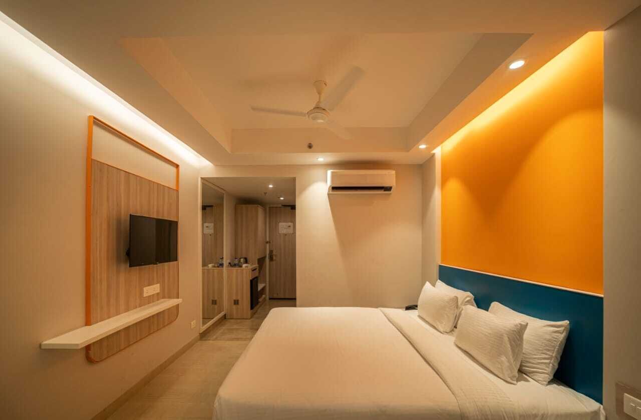 Executive Room | Bathroom | Shower, free toiletries, towels