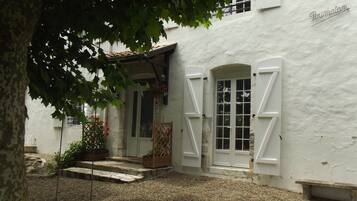 EntrĂ©e de lâhĂ©bergement