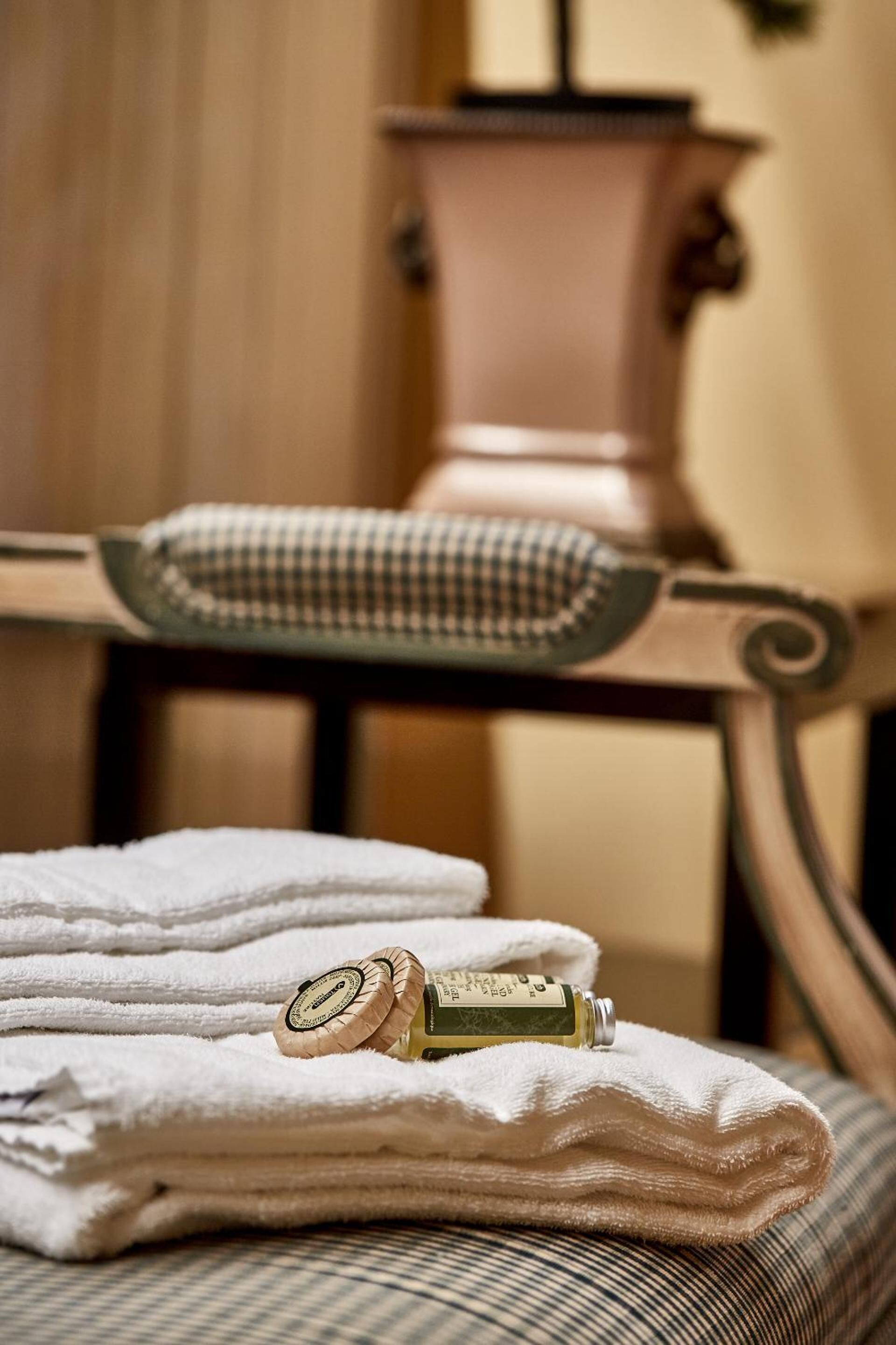 minibar, individually decorated, individually furnished