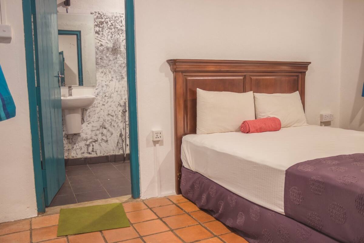 Standard Double Room  | Bed sheets