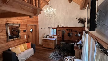 Deluxe-mökki, oma kylpyhuone, näköala puutarhaan (Romantikhütte) | Lounge