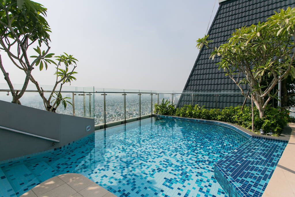 حمّام سباحة لا متناهي، حمّام سباحة على السطح