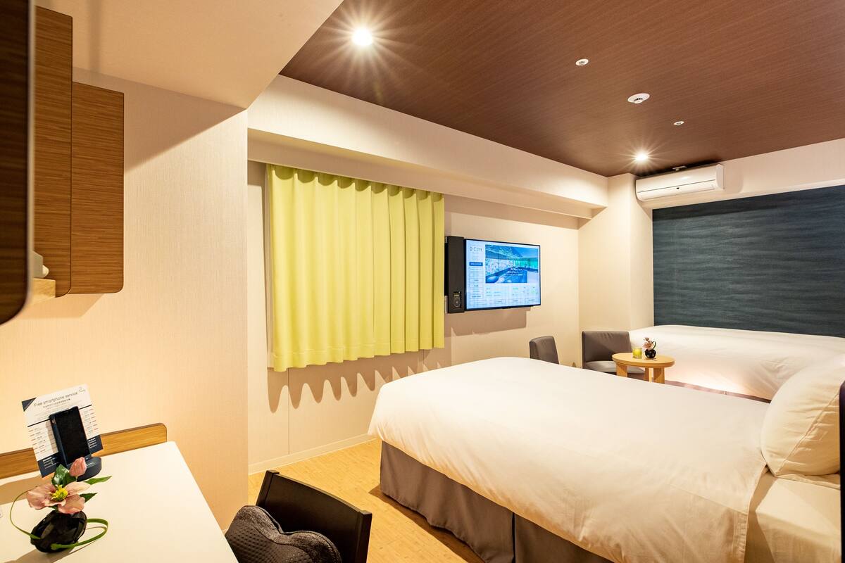 ห้องดีลักซ์ทวิน, ปลอดบุหรี่ | ตู้นิรภัยในห้องพัก, ผ้าม่านกันแสง, ห้องเก็บเสียง, เตารีด/โต๊ะรีดผ้า