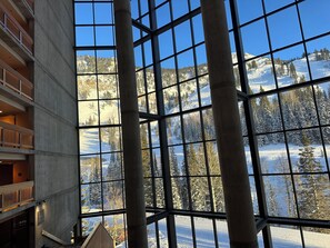 Interior - Snowbird Cliff Club / Ski in -Ski out!! Dec. 27, 2025 – Jan. 3, 2026, 8050/wk (Snowbird)