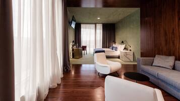 ROX SUITE | Minibar, una scrivania, tende oscuranti, insonorizzazione