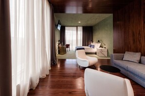 Minibar, bureau, rideaux occultants, chambres insonorisées