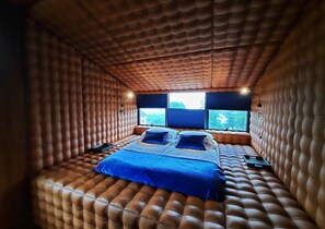 THE NEST | Minibar, desk, blackout curtains, soundproofing - ROXANICH Winery and Design Hotel (Motovun)
