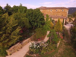 View from property - Les Jardins de L'abbaye (Simiane-la-Rotonde)