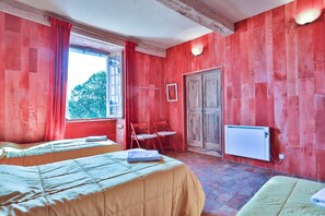 Doppelzimmer, mit Bad (Chambre terre de feu) | 1 Schlafzimmer