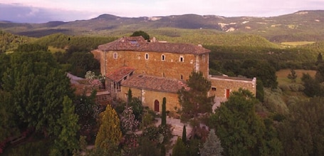 Exterior. Les Jardins de L'abbaye