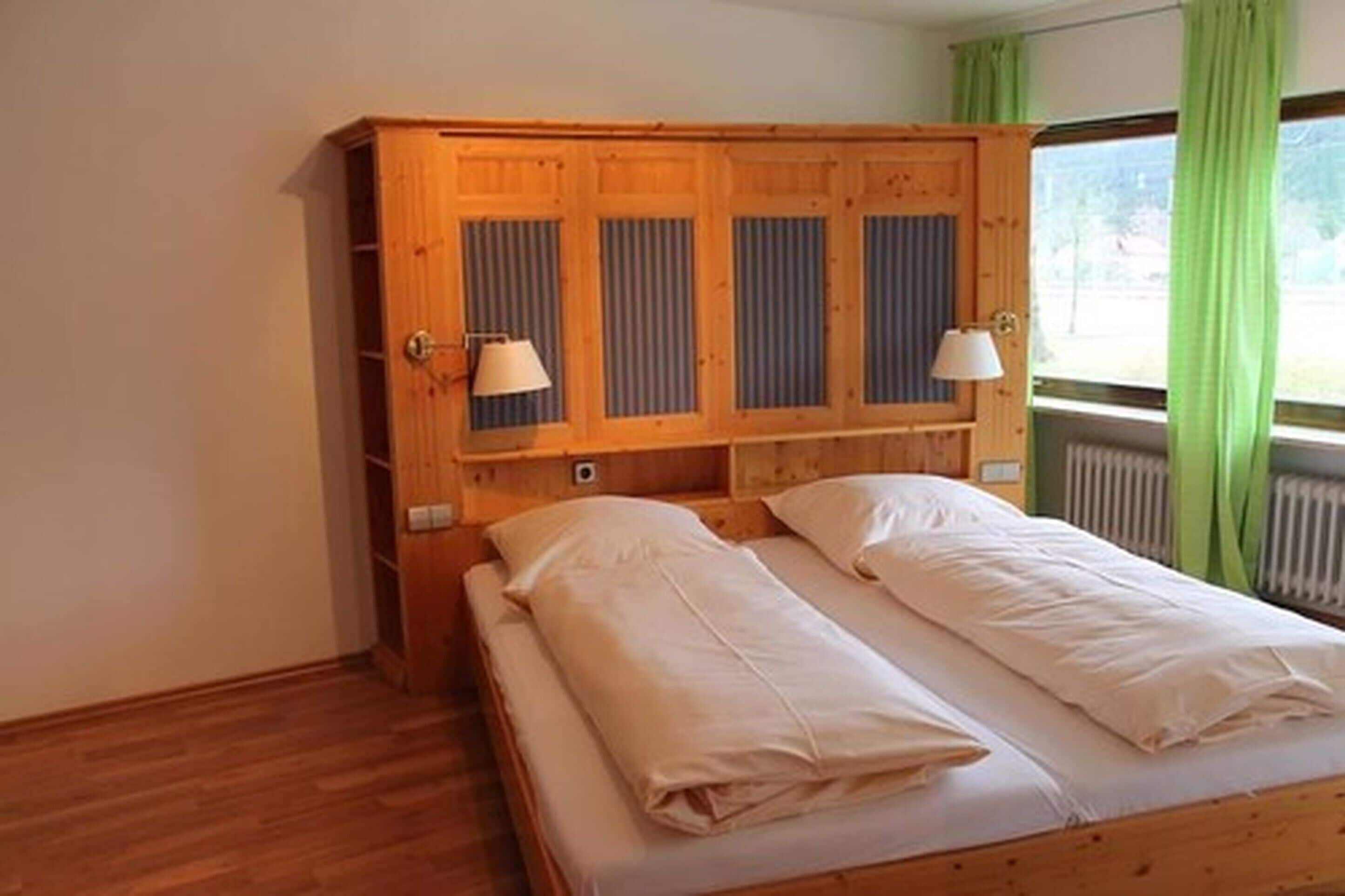 room (xxl 6 bed) | 1 bedroom, hypo-allergenic bedding, iron/ironing board, free wifi
