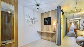 Double Bed in Dormitory, Mixed Dorm | Sengetøy av topp kvalitet, dundyner, safe på rommet og lydisolert