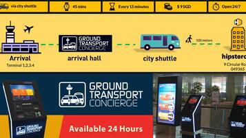 Anuncio de un servicio de traslados que destaca las ventajas de Ground Transport Concierge, como un servicio de transporte en autobús de 45 minutos, disponible cada 15 minutos, y un costo de 9 SGD.