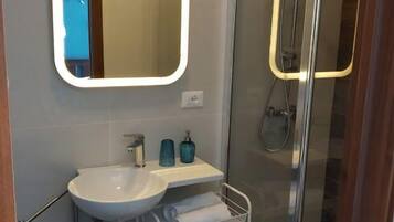 Double Room, Sea View | Bathroom