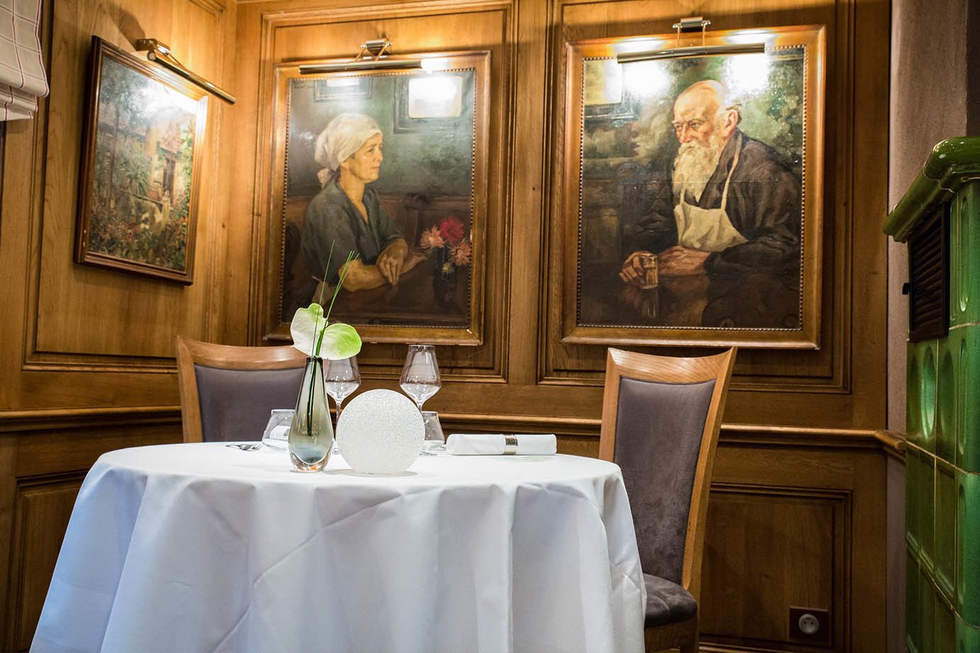 lunch and dinner served, french cuisine