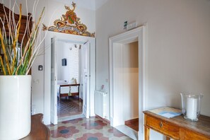 Dreibettzimmer, Gemeinschaftsbad