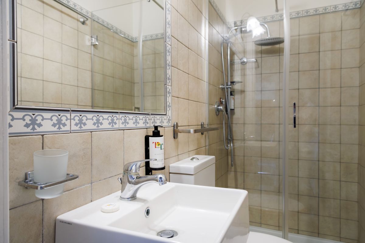 1 bedroom, blackout drapes, free cribs/infant beds, free WiFi