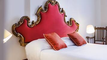 Quadruple Room, Shared Bathroom | 1 bedroom, blackout drapes, free cribs/infant beds, free WiFi