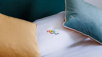 1 habitación, cortinas blackout, wifi gratis y ropa de cama