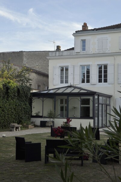 Chambres d'hôtes H De Surgeres