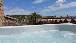 Comfort Apartment, 1 Bedroom, Mountain View | Premium bedding, blackout drapes, soundproofing, free WiFi - Villa Arca (Les Arcs-sur-Argens)