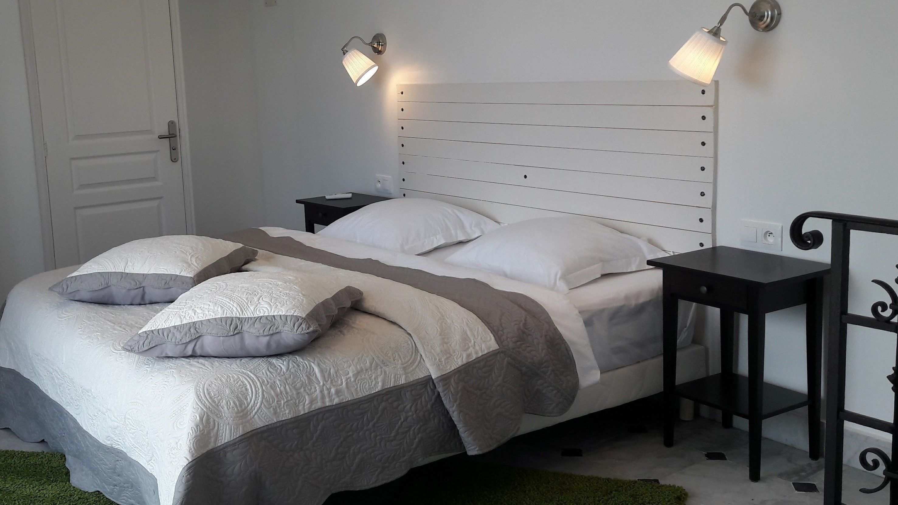 Suite, 2 Bedrooms, Mountain View | Premium bedding, blackout drapes, soundproofing, free WiFi