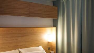Comfort Cottage, 2 Bedrooms, Non Smoking, Terrace | Iron/ironing board, cots/infant beds, WiFi, wheelchair access