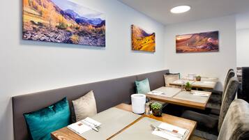 Daily continental breakfast (CHF 25.00 per person)