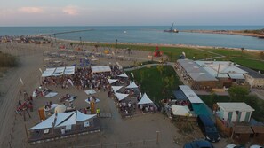 3 Bars/Lounges, 2 Strandbars, Poolbar