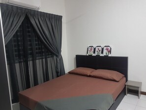 3 bilik tidur, seterika/papan seterika, katil lipat simpan/tambahan