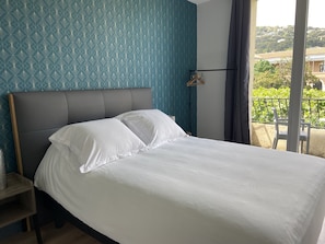 Chambre Confort | Décoration personnalisée, ameublement personnalisé, bureau