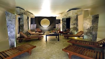 Sauna, hot tub, steam room, Turkish bath/hammam, body treatments