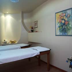 Sauna, hot tub, steam room, Turkish bath/hammam, body treatments