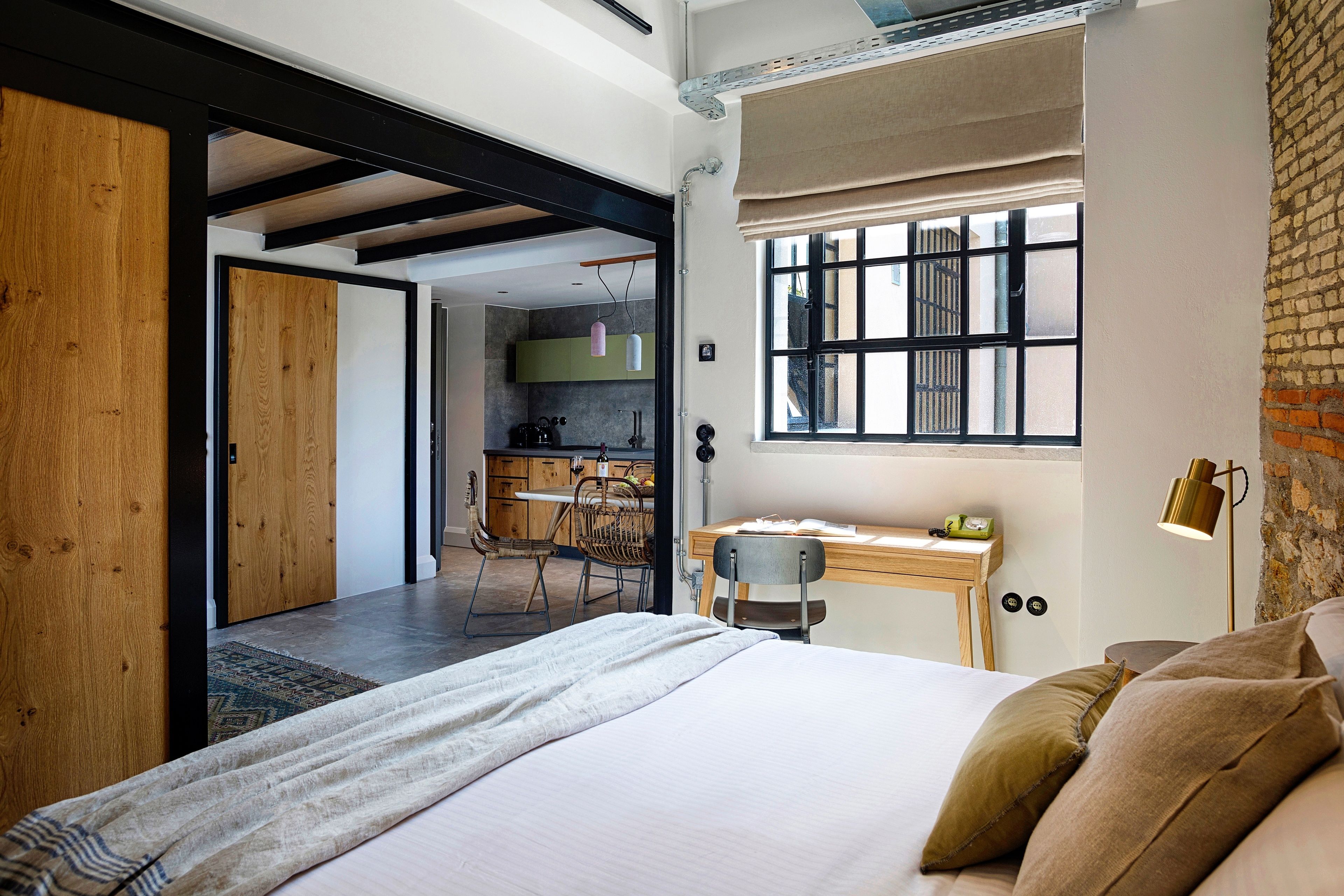 Design Studio Suite (G1) | Private kitchen | Fridge, oven, stovetop, dishwasher