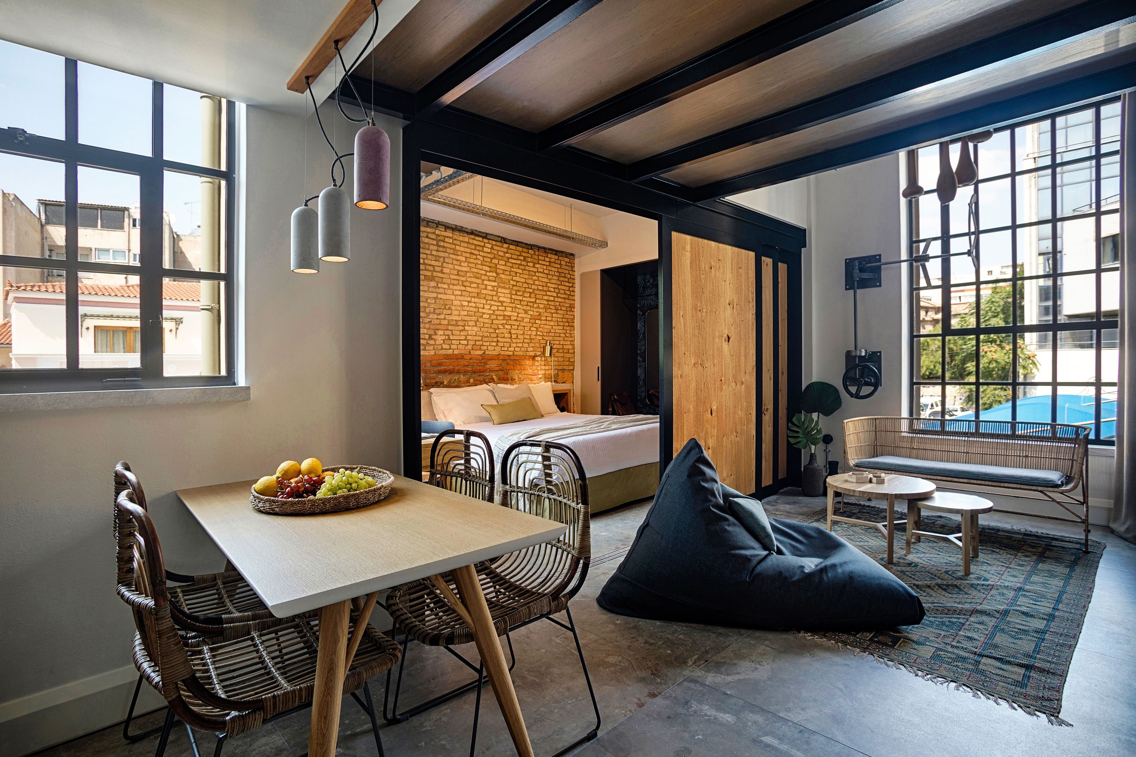 Studio Suite có thiết kế đặc sắc (G1) | Quang cảnh từ phòng