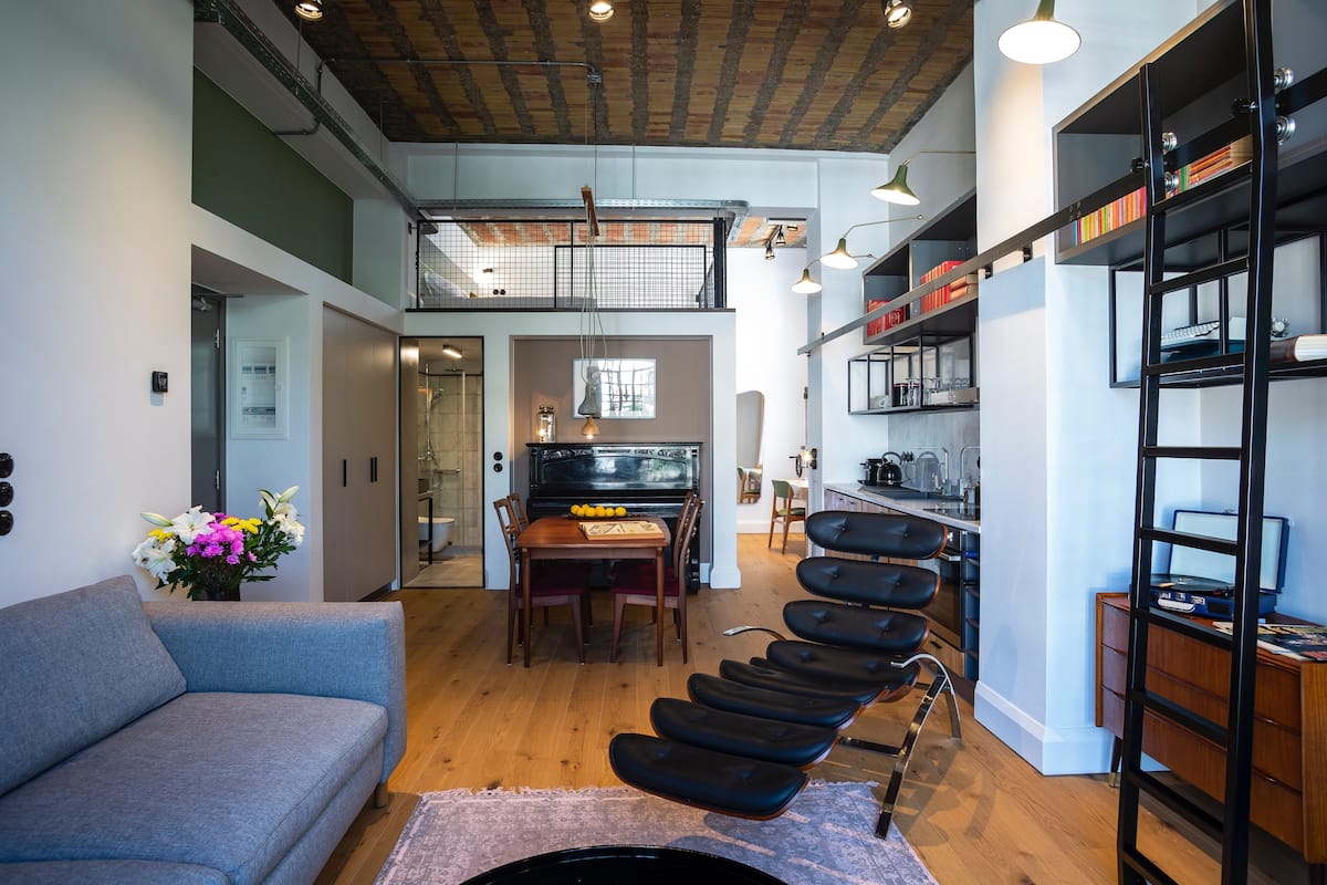 Design Apartment, Multiple Beds (H1)
