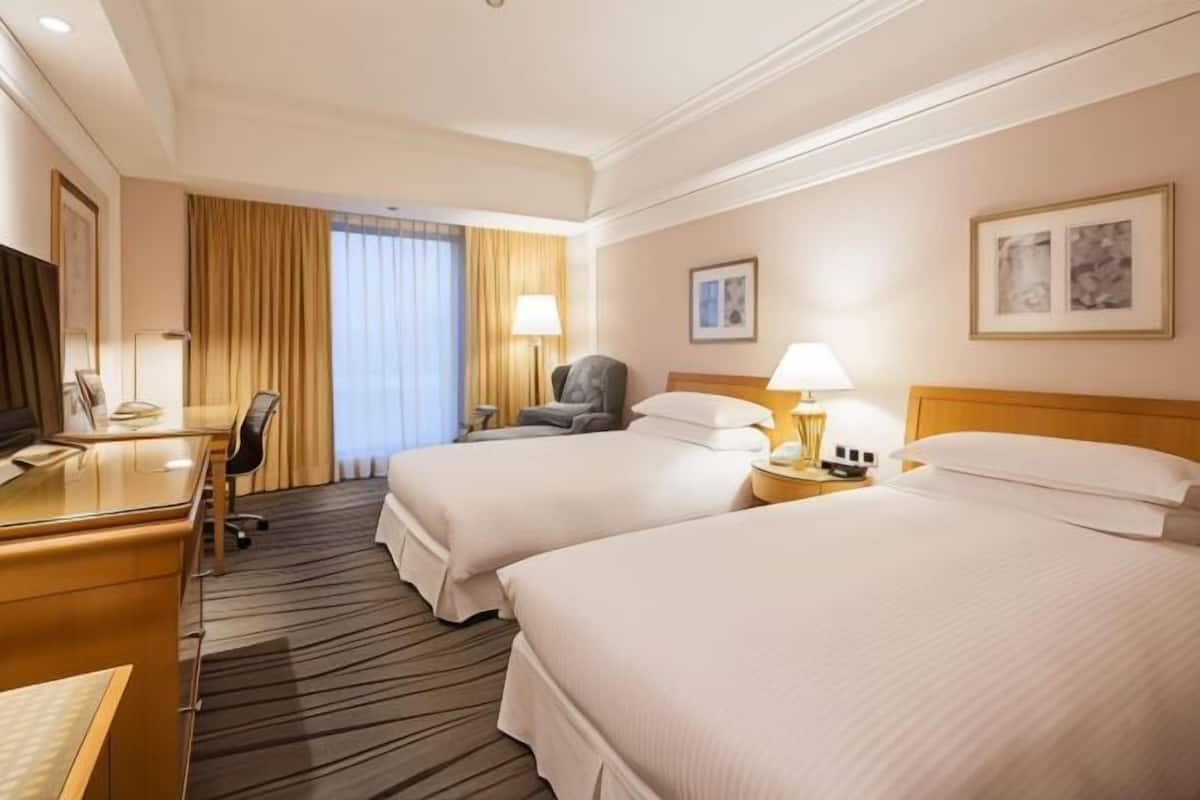 1 bedroom, premium bedding, down comforters, in-room safe