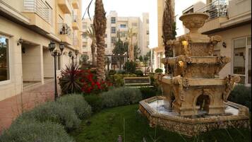 Luxury Apartment, 3 Bedrooms, Non Smoking, Fountain Pool View (AB) | Utsikt fra rommet