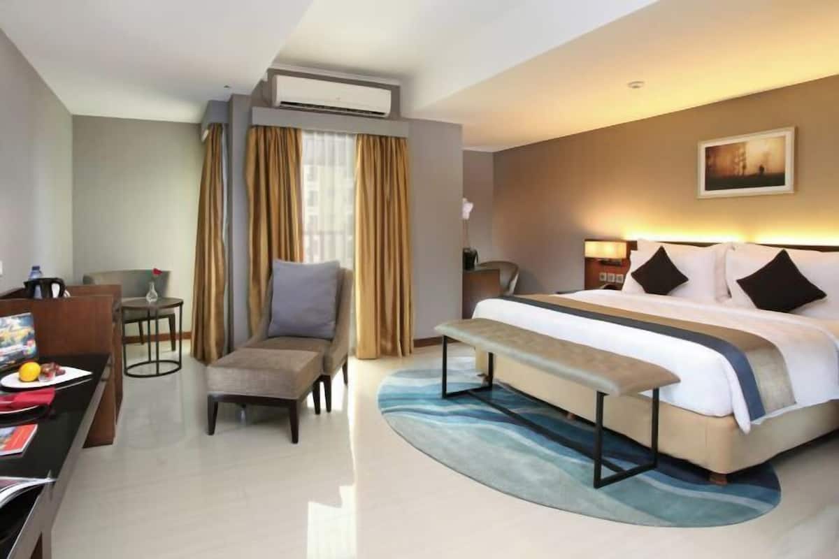 Minibar, két bảo mật tại phòng, bàn, màn/rèm cản sáng
