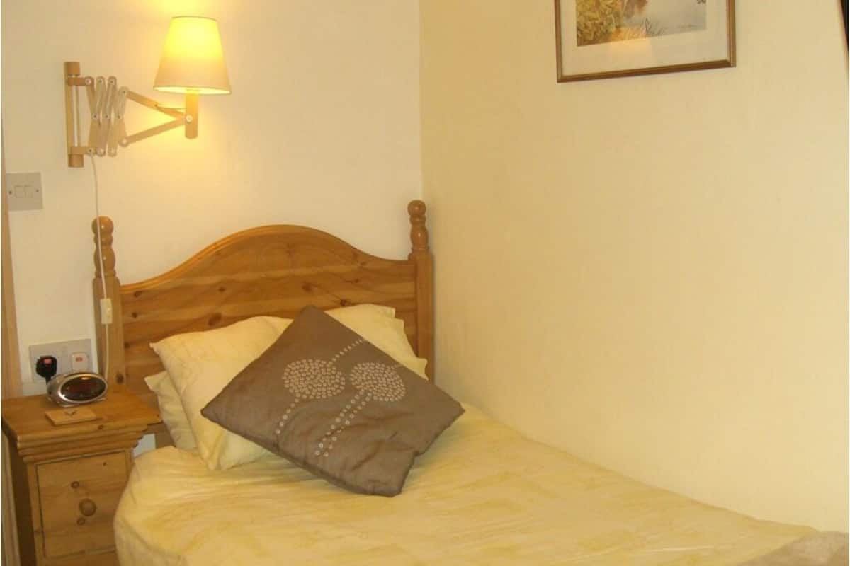 Chambre Simple, salle de bains privée | Divers