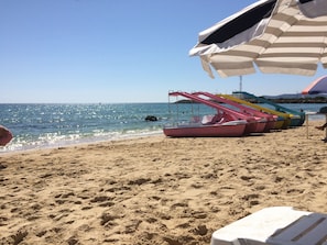 Private beach nearby, beach umbrellas - Duplex Marina Beach (Allyene)