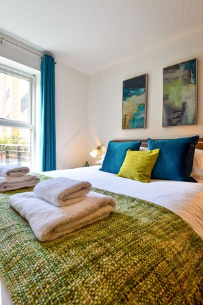 公寓, 2 间卧室 | 2 多间卧室、办公桌、遮光窗帘、熨斗/熨衣板