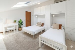 Apartment, 2 Bedrooms | 2 bedrooms, iron/ironing board, WiFi - Casa Airenti (Imperia)