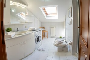 Apartment, 2 Bedrooms | Bathroom