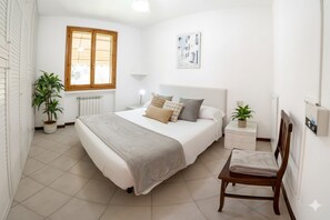 2 bedrooms, iron/ironing board, WiFi - Casa Airenti (Imperia)