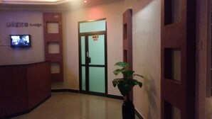 Ảnh chưa phân loại, 2 trong số 27 ảnh, nút